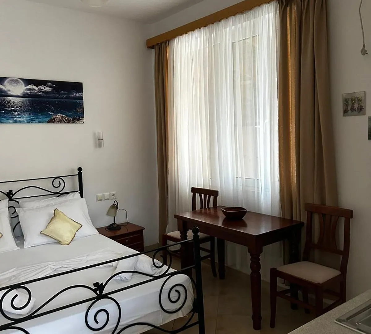 Guest house Vila Almar Ksamil Hotel